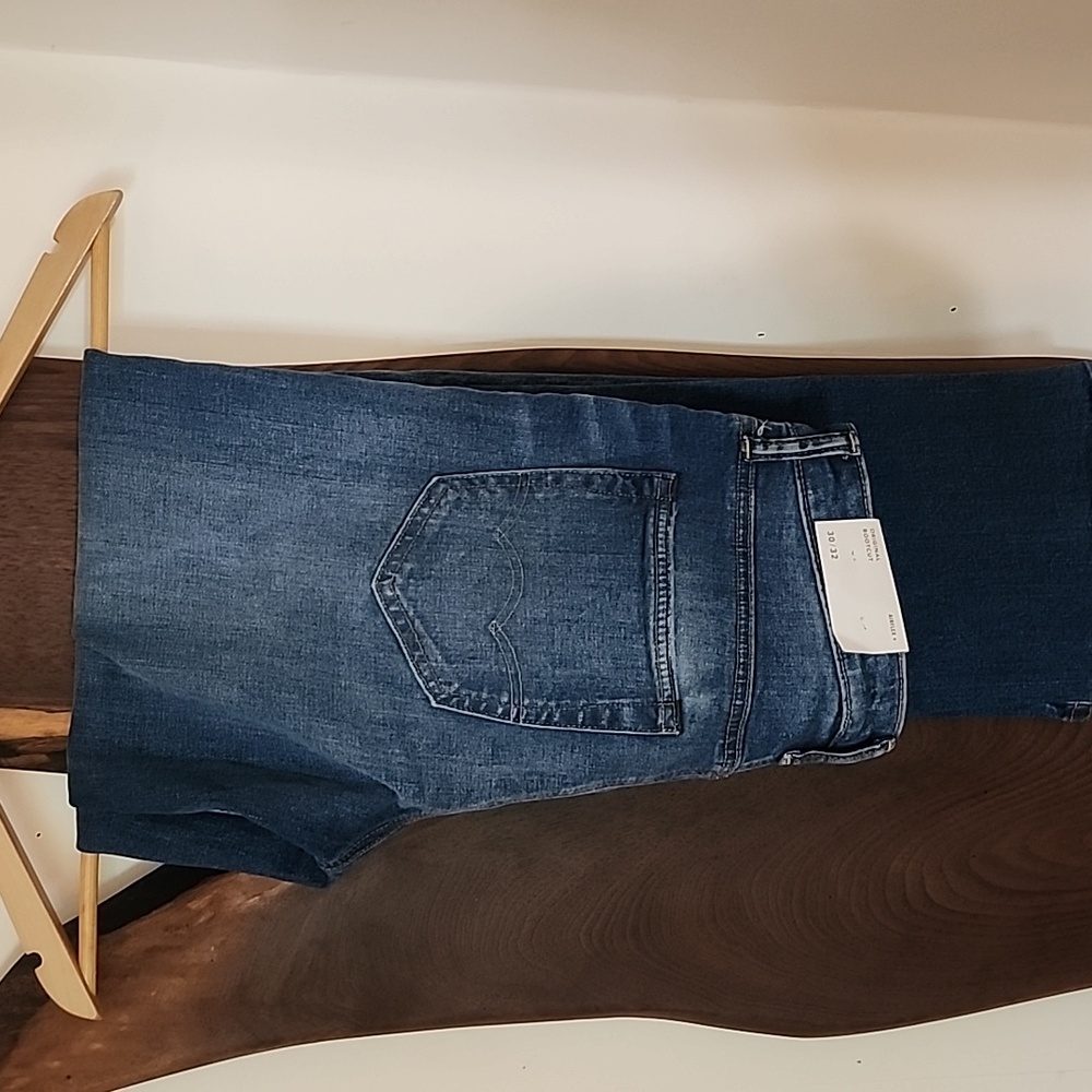 American Eagle Men's Airflex 30x32. Bootcut. No 6406. Blue street.